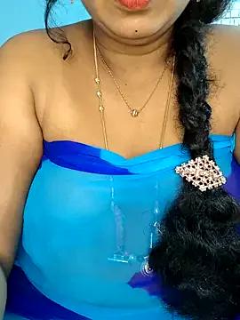 Dollybell from StripChat is Freechat