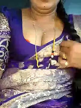 Dollybell from StripChat