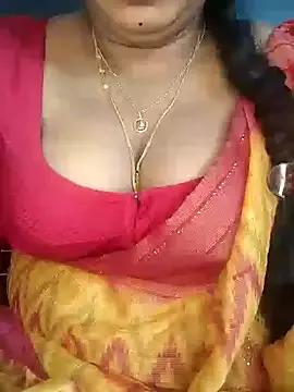 Dollybell from StripChat