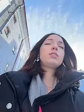 DollyTall on StripChat