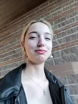 DollyTall from StripChat is Freechat