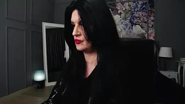 Girls: discover live performances with matured cam models, from teasing to fixations, in a variety of stunning live sex cams.