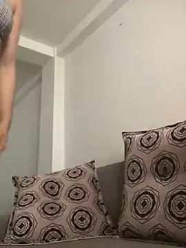 Girls: discover live performances with matured cam models, from teasing to fixations, in a variety of stunning live sex cams.