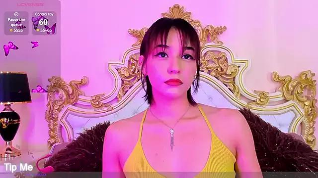 Girls: discover live performances with matured cam models, from teasing to fixations, in a variety of stunning live sex cams.