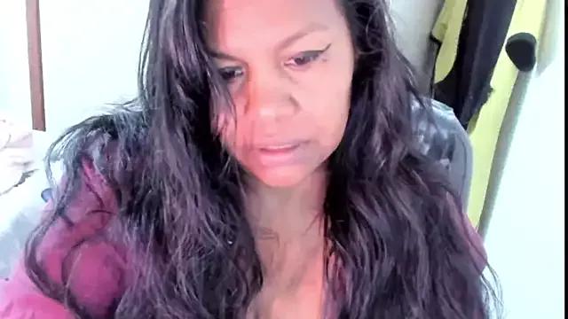 ebonylouissexyhot from StripChat is Freechat