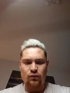 EddyRise- on StripChat
