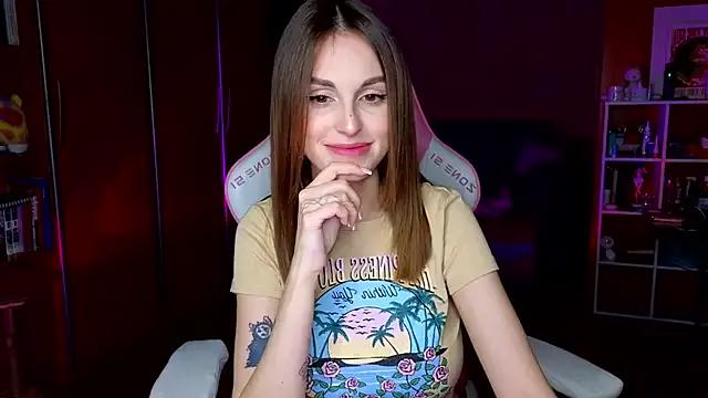 EdelineMaher from StripChat