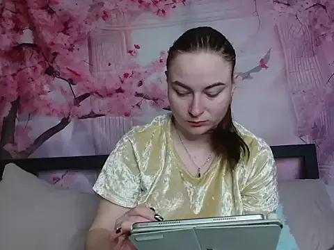 ElenaMaeer from StripChat