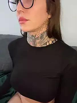 Girls: discover live performances with matured cam models, from teasing to fixations, in a variety of stunning live sex cams.