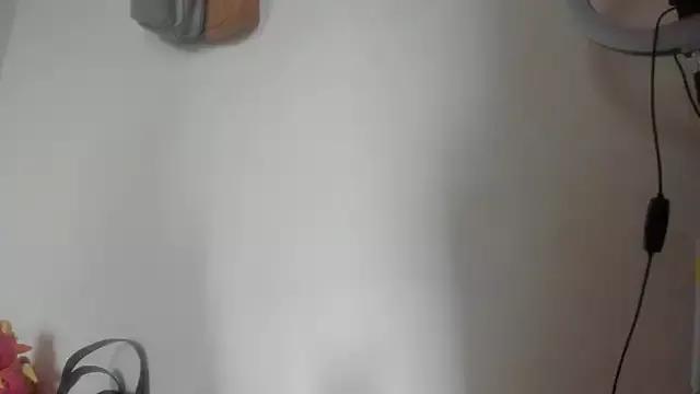 Elinnabella from StripChat is Freechat