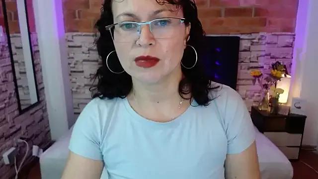 Girls: discover live performances with matured cam models, from teasing to fixations, in a variety of stunning live sex cams.