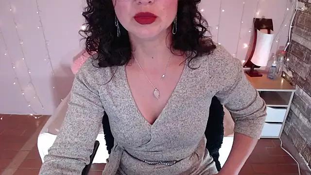 elisa_milf25 from StripChat is Freechat