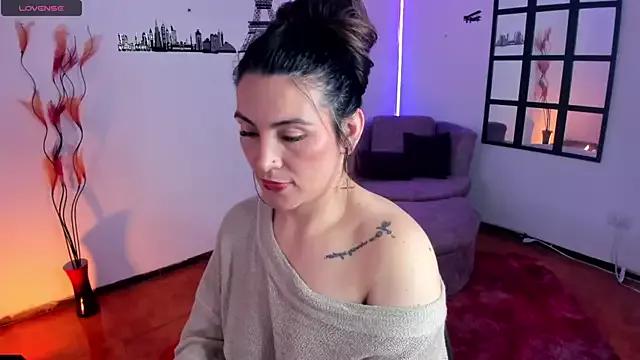 Girls: discover live performances with matured cam models, from teasing to fixations, in a variety of stunning live sex cams.
