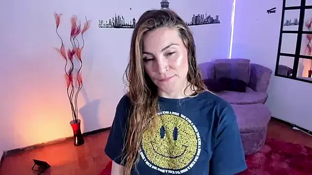 Elizabeth_taylor_b from StripChat is Freechat