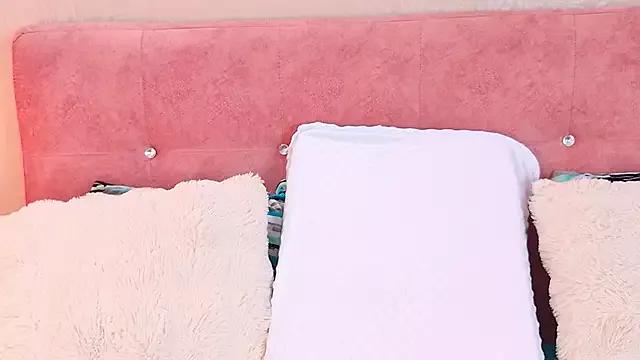 Girls: discover live performances with matured cam models, from teasing to fixations, in a variety of stunning live sex cams.