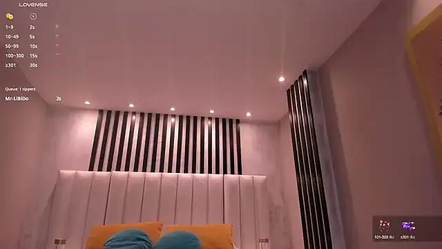 Girls: discover live performances with matured cam models, from teasing to fixations, in a variety of stunning live sex cams.