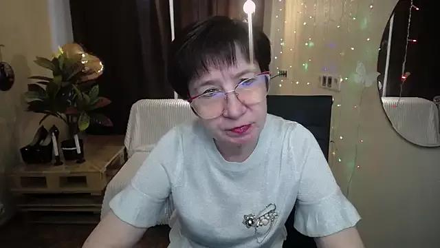 EllaPork from StripChat