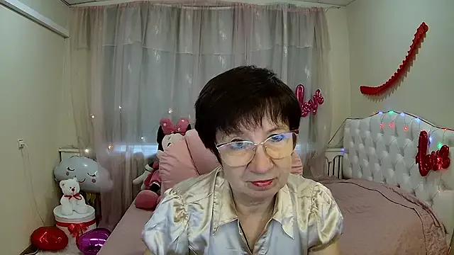 EllaPork from StripChat
