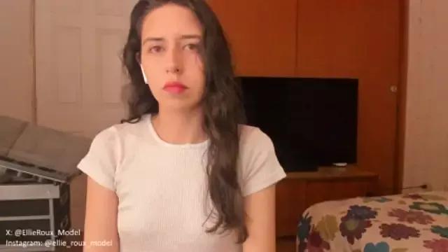 ellie-roux from StripChat