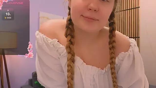 Ellie_Wellie from StripChat