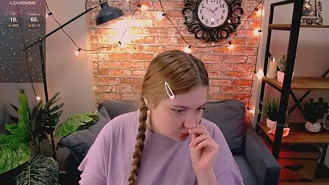 Ellie_Wellie from StripChat