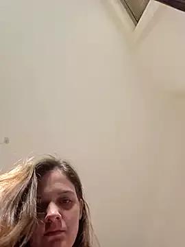 EllieDay from StripChat