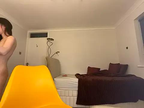 EllieDay from StripChat