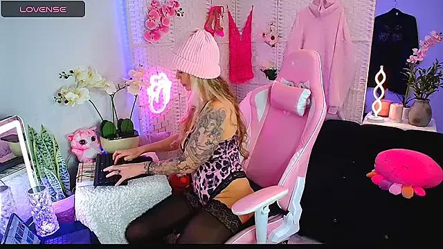 EllieKarrX from StripChat