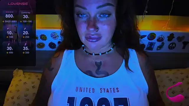 EllieOz from StripChat
