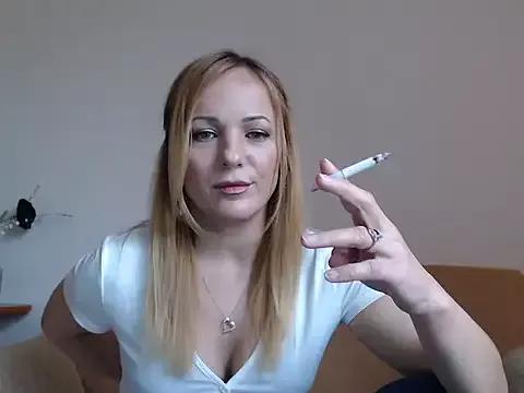 EllyaDiamond from StripChat is Freechat