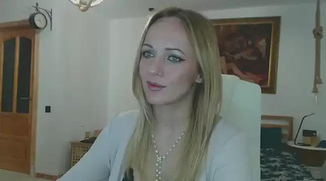 EllyaDiamond from StripChat