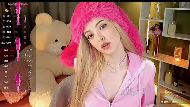 ellyford from StripChat