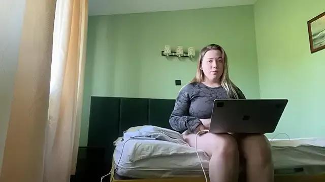 Girls: discover live performances with matured cam models, from teasing to fixations, in a variety of stunning live sex cams.