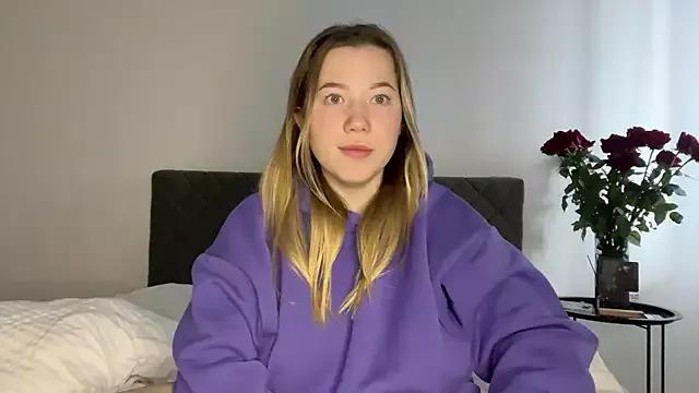 Girls: discover live performances with matured cam models, from teasing to fixations, in a variety of stunning live sex cams.