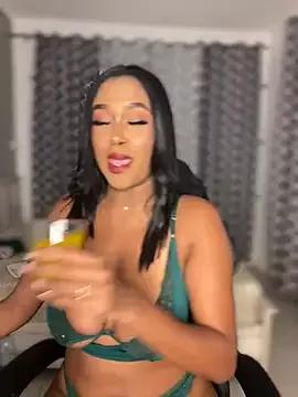 Emiilove from StripChat