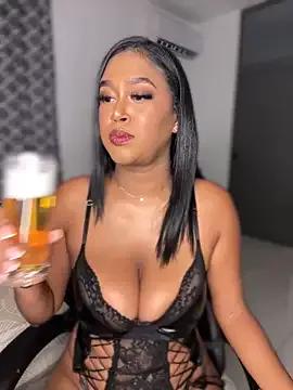 Emiilove from StripChat