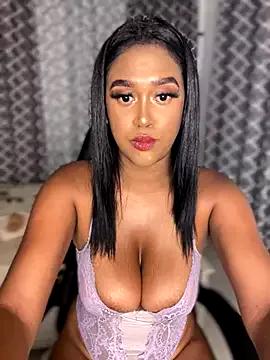 Emiilove from StripChat