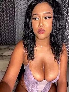 Emiilove from StripChat