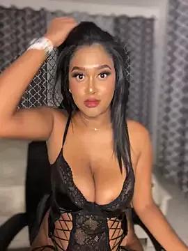 Emiilove from StripChat