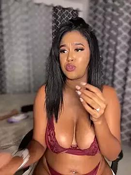 Emiilove from StripChat