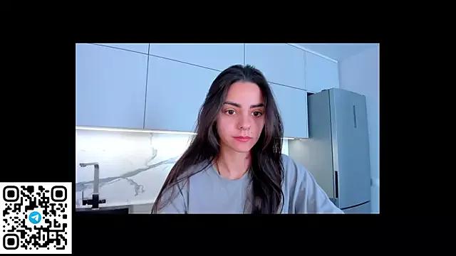 EmiliaZen from StripChat is Freechat