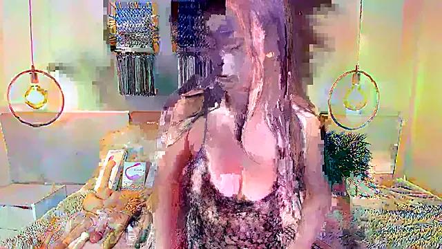 Girls: discover live performances with matured cam models, from teasing to fixations, in a variety of stunning live sex cams.