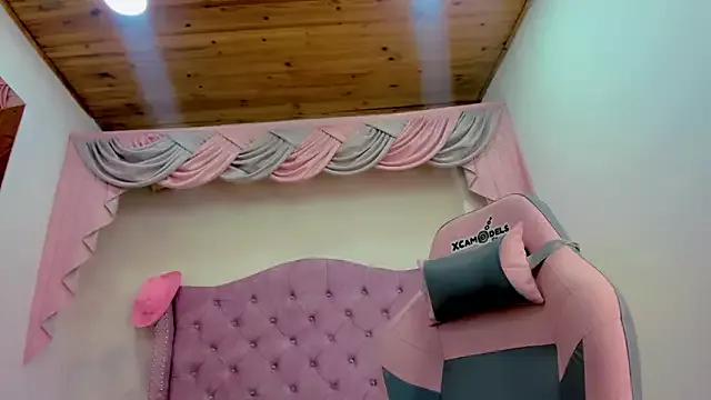 Emily_Hots from StripChat is Freechat