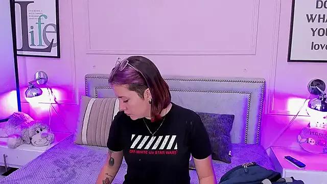 Girls: discover live performances with matured cam models, from teasing to fixations, in a variety of stunning live sex cams.