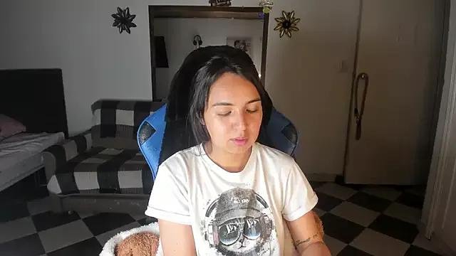Girls: discover live performances with matured cam models, from teasing to fixations, in a variety of stunning live sex cams.
