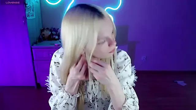Emily_Nyaffee from StripChat is Freechat