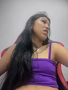 Girls: discover live performances with matured cam models, from teasing to fixations, in a variety of stunning live sex cams.