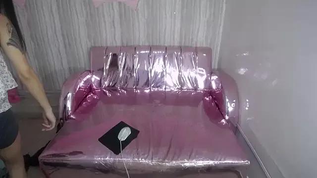 emily_rousse_t from StripChat is Freechat