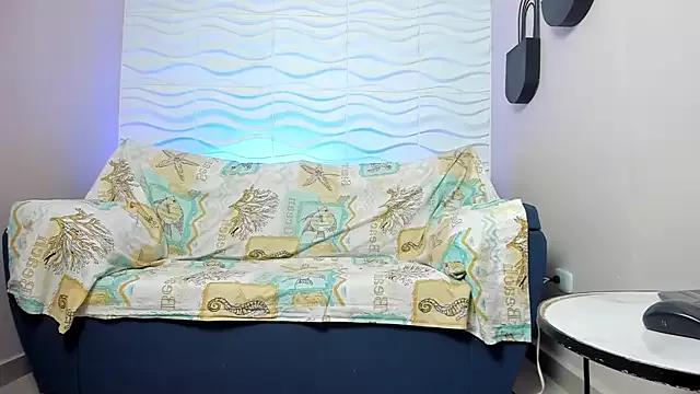 EmilyAmstrong from StripChat is Freechat