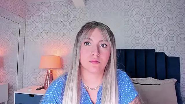 emilybroownn_ from StripChat is Freechat